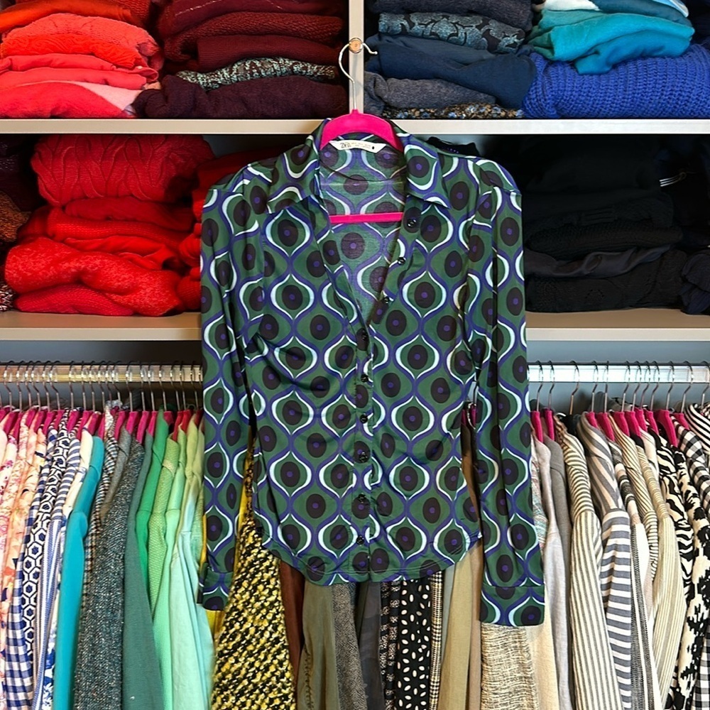 Zara green/black/blue print long sleeve v neck button up blouse size S